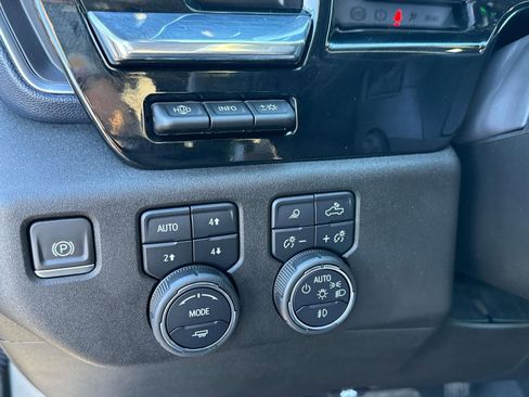 Used 2023 Chevrolet Silverado 1500 High Country w/ Technology Package image 28