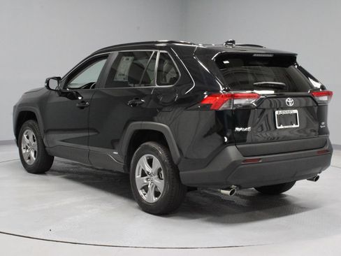 Used 2025 Toyota RAV4 LE AWD/4WD image 9