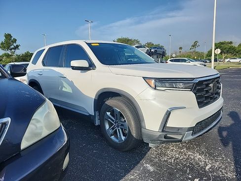 Used 2023 Honda Pilot EX-L image 2