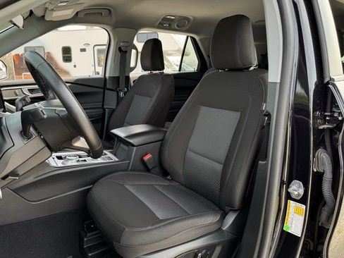 Used 2024 Ford Explorer XLT image 13
