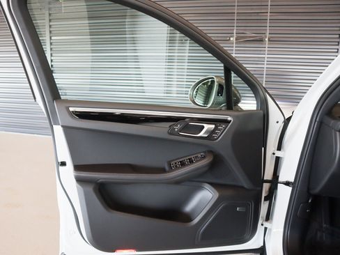 New 2026 Porsche Macan Turbo AWD/4WD image 22