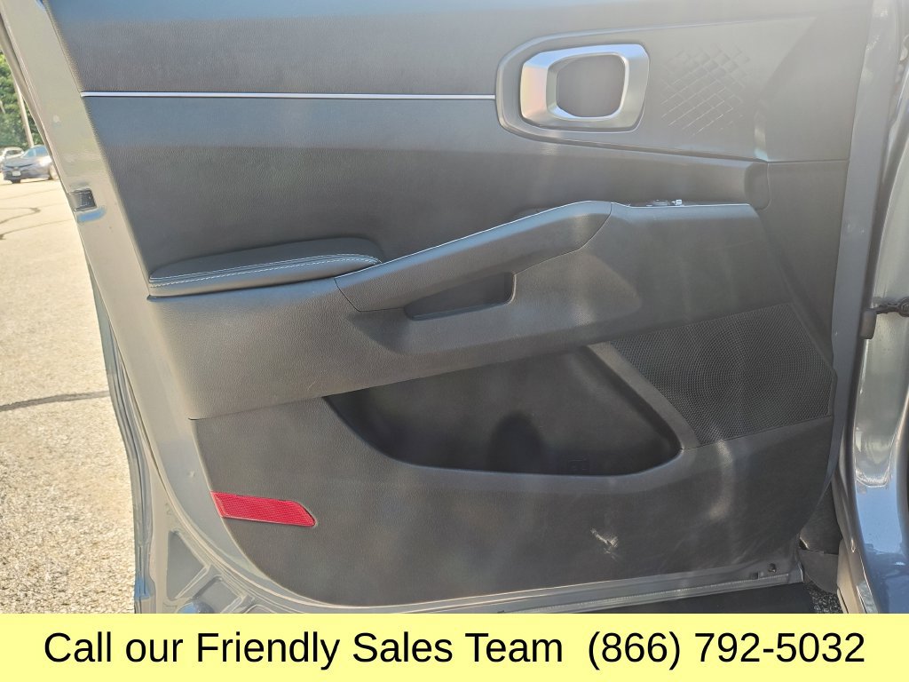 Used 2024 Kia Sorento S AWD/4WD image 11