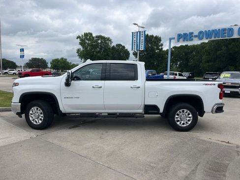 Used 2025 Chevrolet Silverado 2500 LTZ w/ LTZ Convenience Package AWD/4WD image 4