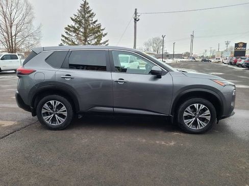 Used 2023 Nissan Rogue SV image 5