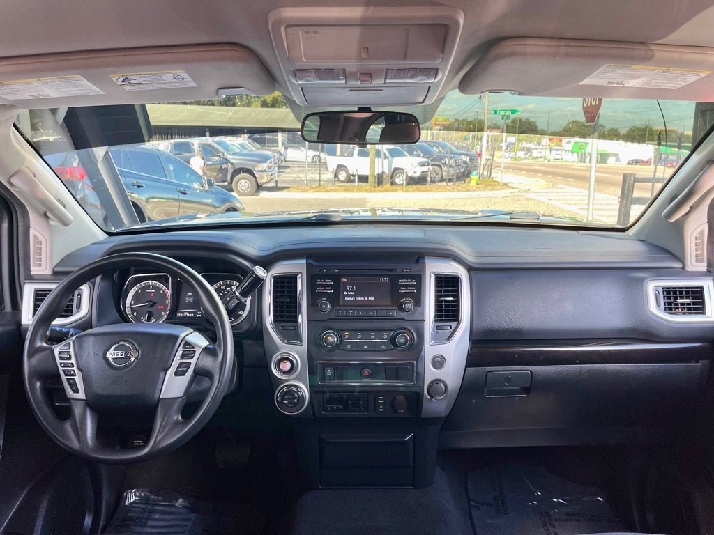 Used 2017 Nissan Titan SV AWD/4WD image 14