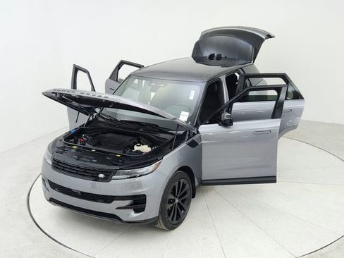 Certified 2025 Land Rover Range Rover Sport SE AWD/4WD image 15
