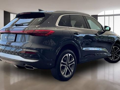 Used 2025 Audi Q5 Premium w/ Convenience Package AWD/4WD image 5