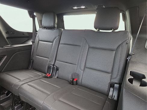 Used 2023 Chevrolet Tahoe Z71 w/ Luxury Package AWD/4WD image 11