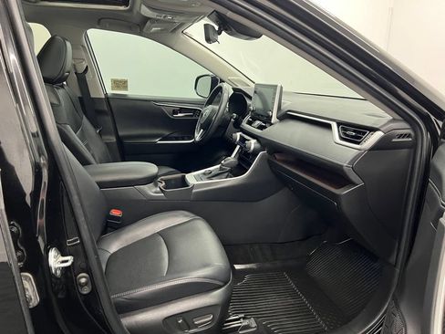 Used 2022 Toyota RAV4 Limited AWD/4WD image 24
