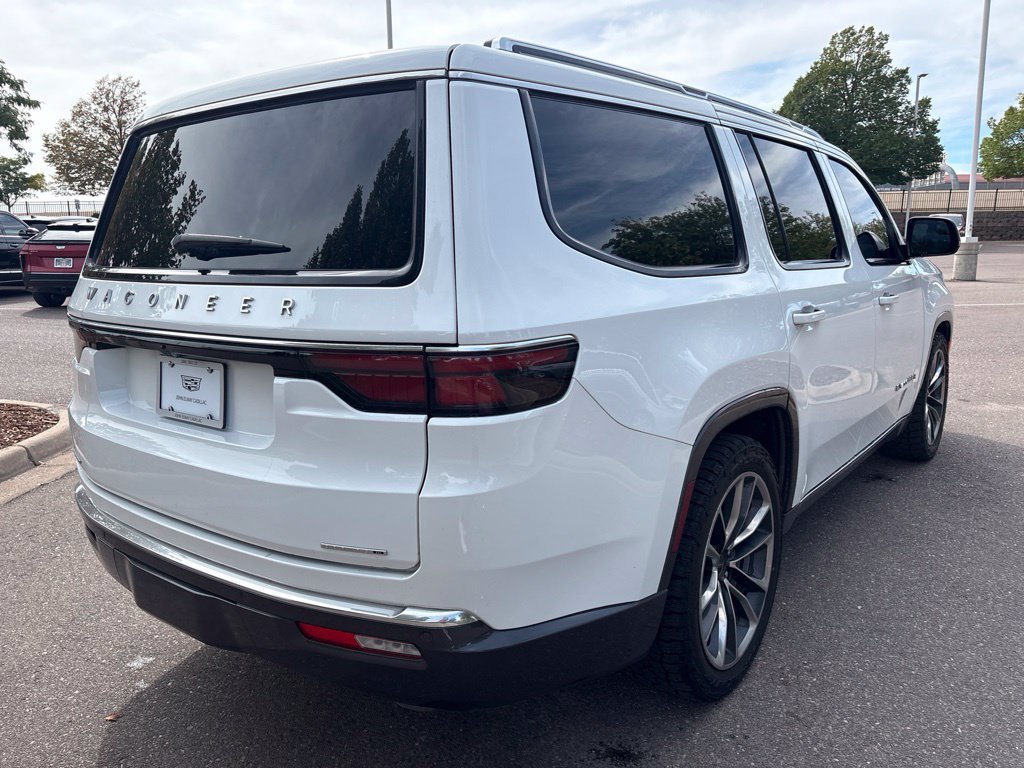 Used 2022 Jeep Wagoneer Series III w/ Premium Group I AWD/4WD image 5