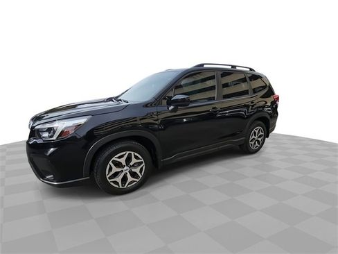 Used 2021 Subaru Forester Premium image 4
