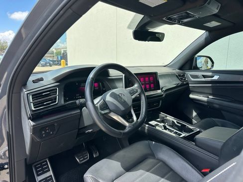 Used 2024 Volkswagen Atlas Cross Sport SEL R-Line AWD/4WD image 11
