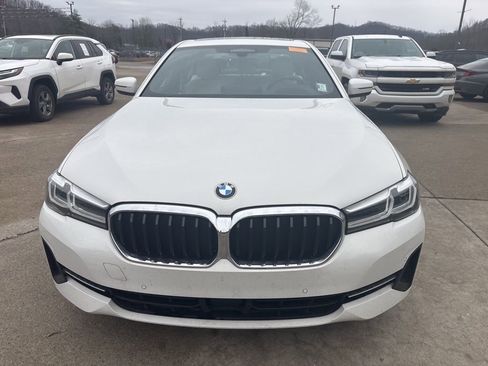 Used 2021 BMW 530e w/ Executive Package image 2