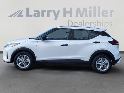 Used 2023 Nissan Kicks S image 2