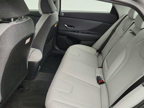 Used 2025 Hyundai Elantra Limited image 20