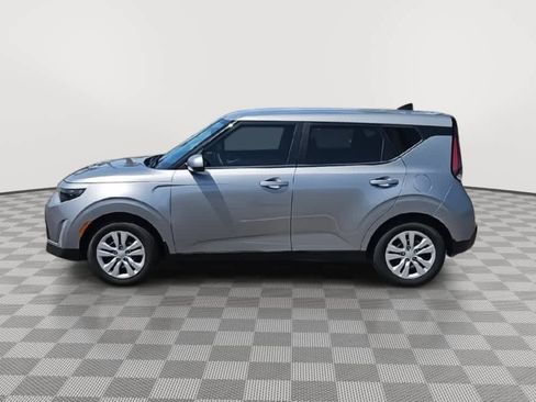 Used 2023 Kia Soul LX FWD image 5