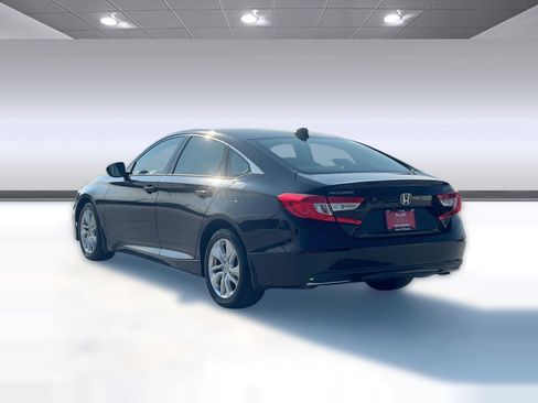 Used 2018 Honda Accord LX image 3