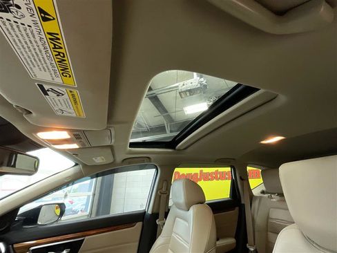 Used 2018 Honda CR-V Touring image 15