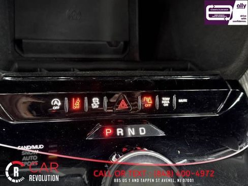 Used 2023 Jeep Wagoneer L Series II image 44