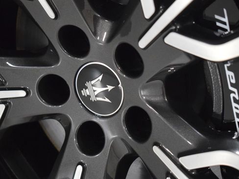 Certified 2023 Maserati Grecale Modena AWD/4WD image 19