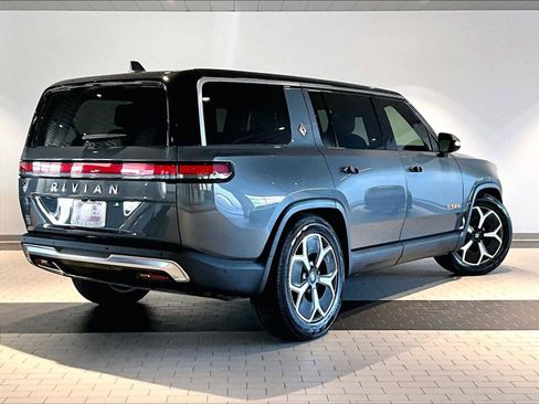 Used 2023 Rivian R1S Adventure image 10