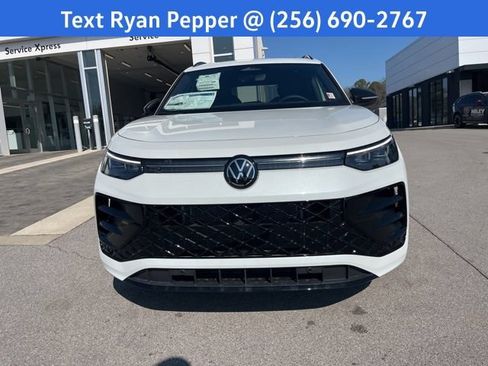 New 2026 Volkswagen Tiguan SE R-Line FWD image 2