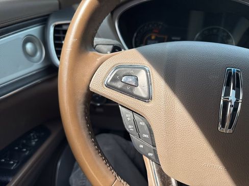 Used 2017 Lincoln MKX Reserve w/ Luxury Package image 18