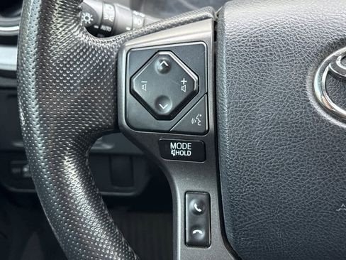 Used 2016 Toyota Tacoma TRD Sport image 26