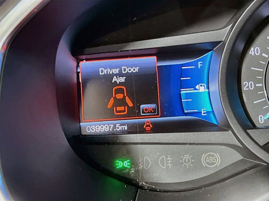 Used 2017 Ford Edge Titanium w/ Equipment Group 302A AWD/4WD image 11