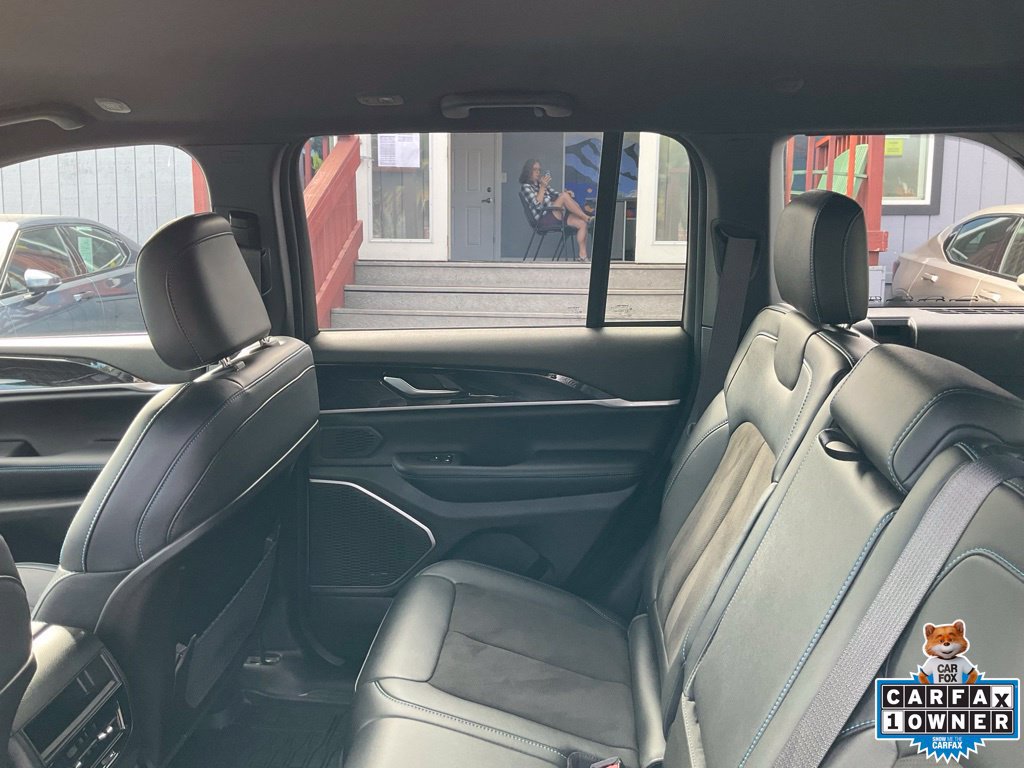 Used 2023 Jeep Grand Cherokee Trailhawk AWD/4WD image 33