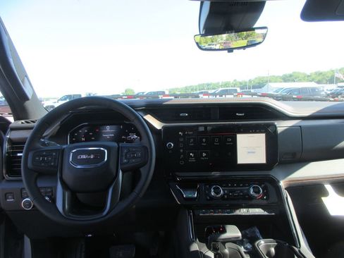 New 2026 GMC Sierra 1500 AT4 AWD/4WD image 17