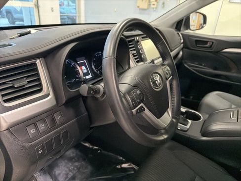 Used 2017 Toyota Highlander Plus image 20