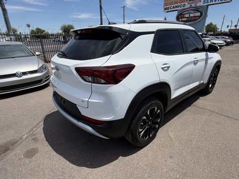 Used 2021 Chevrolet TrailBlazer LT w/ Convenience Package FWD image 4