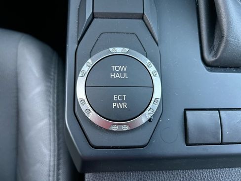 Used 2025 Toyota Tacoma SR5 RWD image 33