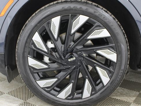 Certified 2024 Lincoln Nautilus Reserve w/ Equipment Group 202A image 44