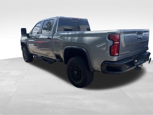 Used 2025 Chevrolet Silverado 2500 ZR2 w/ Technology Package AWD/4WD image 10