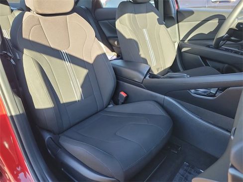 Used 2025 Hyundai Elantra Sport image 18