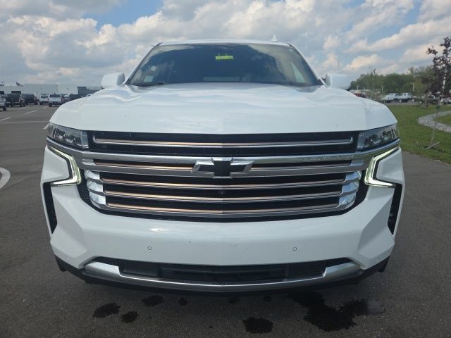 Used 2024 Chevrolet Suburban High Country AWD/4WD image 3