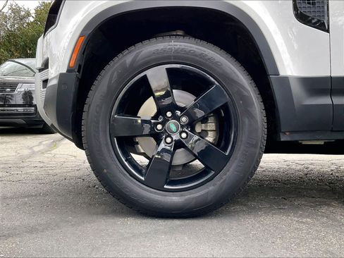 Used 2024 Land Rover Defender 110 S image 11