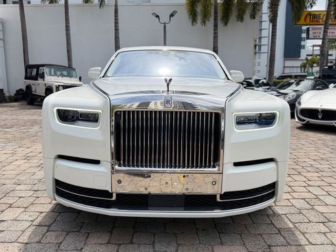 Used 2019 Rolls-Royce Phantom Sedan RWD image 4