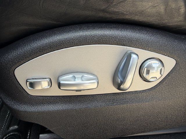 Used 2020 Porsche Macan AWD/4WD image 26