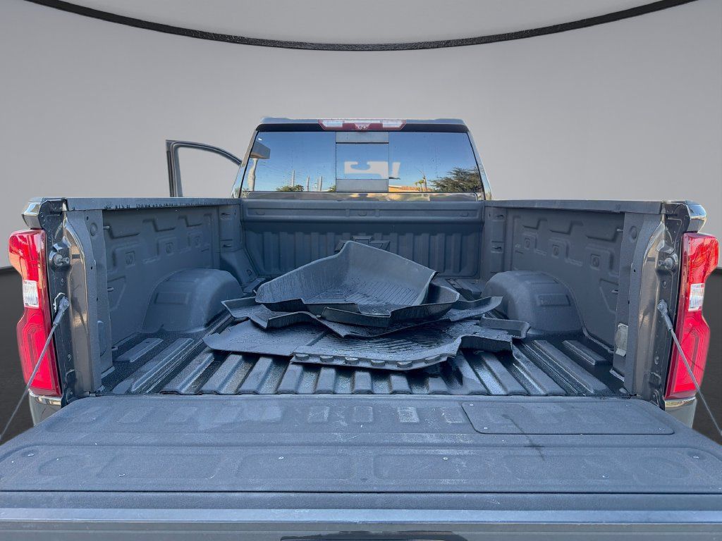 Used 2021 Chevrolet Silverado 2500 LTZ w/ LTZ Convenience Package AWD/4WD image 13