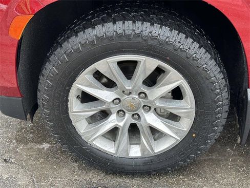 Used 2021 Chevrolet Suburban Premier image 10