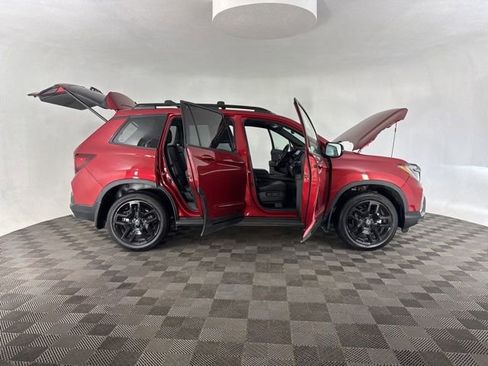 Certified 2024 Honda Passport Black Edition image 17