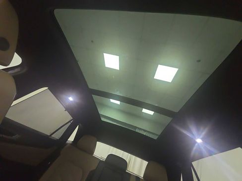 Used 2024 Volkswagen Atlas Cross Sport SE w/ Panoramic Sunroof Package image 18