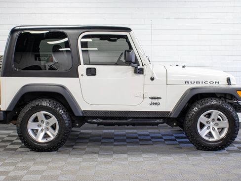Used 2004 Jeep Wrangler Rubicon w/ Dual Top Group AWD/4WD image 2