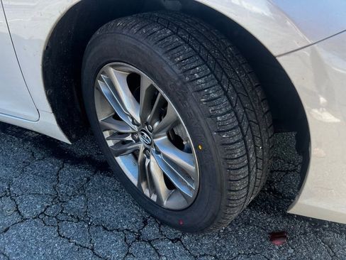 Used 2016 Toyota Camry SE image 40