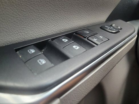 Used 2016 Toyota Camry LE w/ Four Season Floor Mat Package FWD image 27