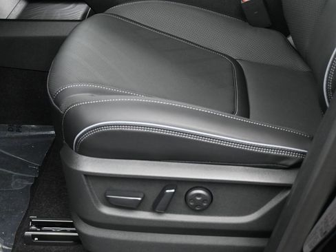 New 2026 INFINITI QX80 Luxe image 18