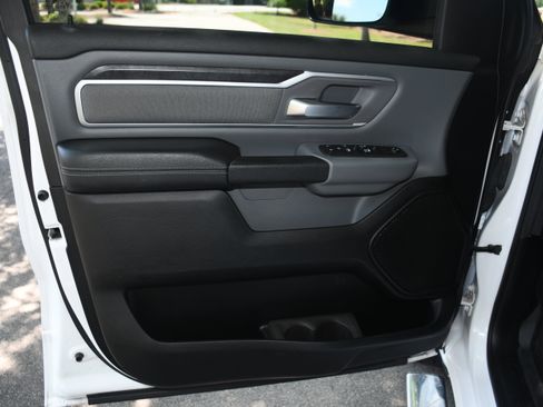 Used 2020 RAM 1500 Big Horn RWD image 9